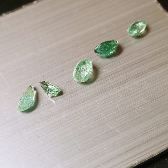 Sale! 5 carats natural loose Pariaba tourmaline loose gemstones - Picture 5 of 14